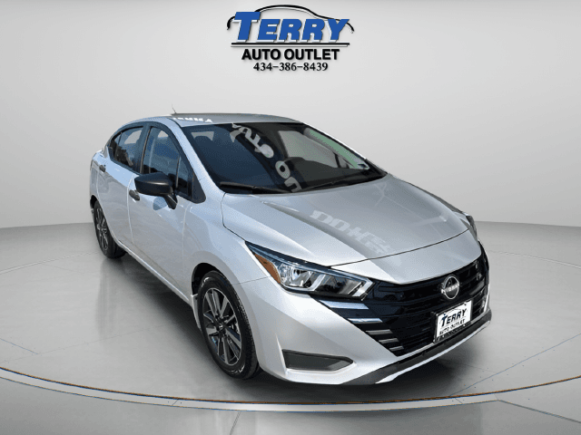 Pre-Owned 2024 Nissan Versa 1.6 S - photo - 1