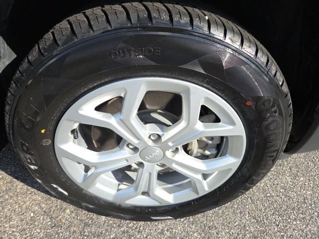Pre-Owned 2024 Jeep Compass Latitude - photo - 14