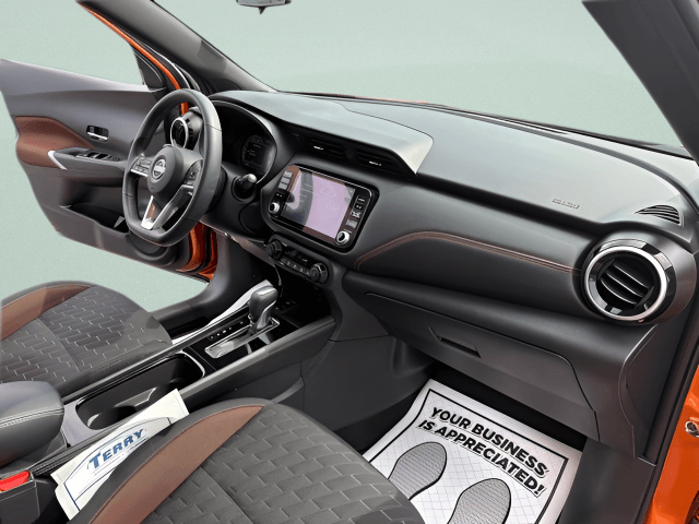 Pre-Owned 2023 Nissan Kicks SR - photo - 25