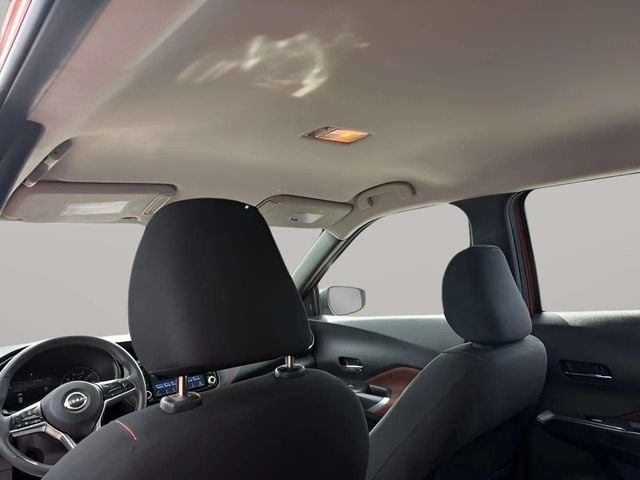 Pre-Owned 2023 Nissan Kicks SR - photo - 3