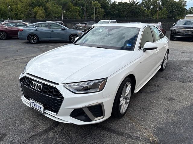 Pre-Owned 2024 Audi A4 45 S line Premium Plus - photo - 3