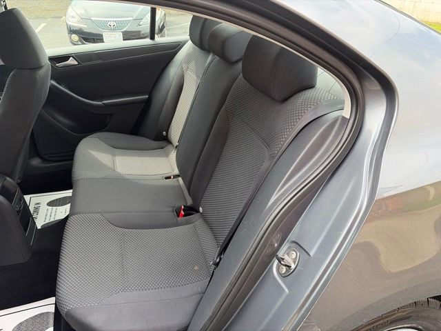 Pre-Owned 2014 Volkswagen Jetta 2.0L S - photo - 5