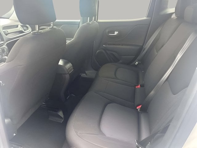 Pre-Owned 2023 Jeep Renegade Latitude - photo - 12