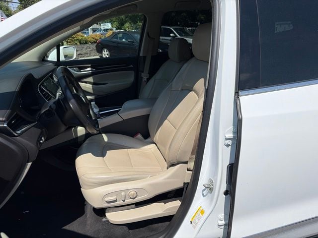 Pre-Owned 2018 Buick Enclave Essence - photo - 2