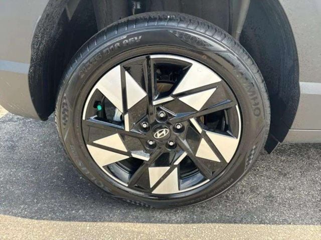 Pre-Owned 2025 Hyundai Kona SEL - photo - 11
