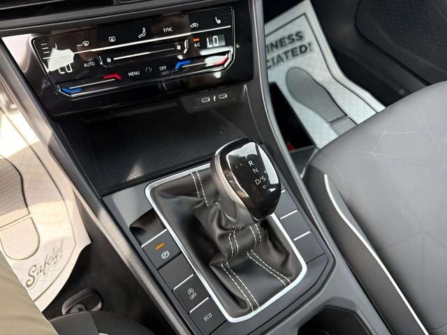 Pre-Owned 2025 Volkswagen Jetta 1.5T Sport - photo - 14