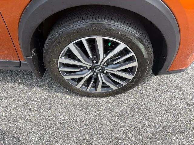 Pre-Owned 2023 Nissan Kicks SR - photo - 26