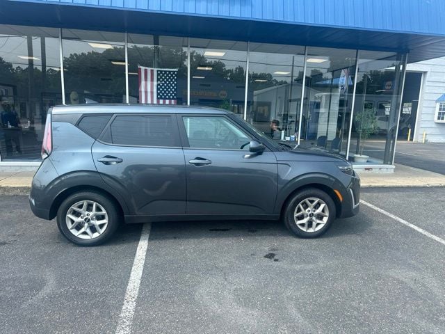 Pre-Owned 2024 Kia Soul LX - photo - 0