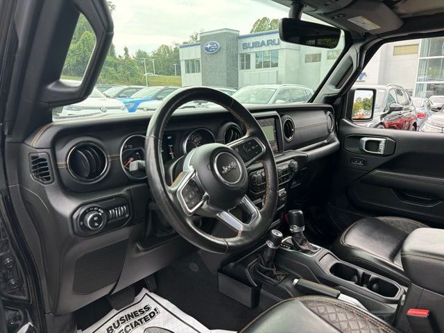 Pre-Owned 2022 Jeep Gladiator Overland - photo - 3