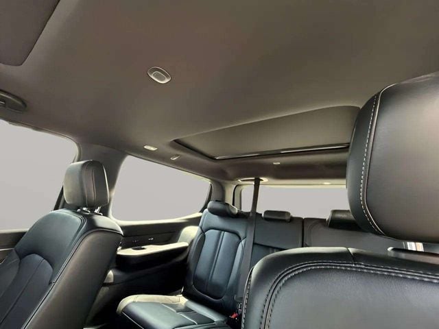 Pre-Owned 2025 Jeep Wagoneer Series III - photo - 36