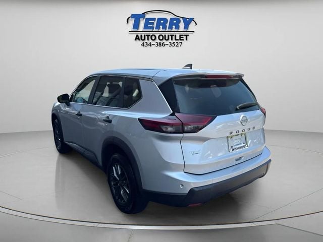 Pre-Owned 2024 Nissan Rogue S - photo - 4