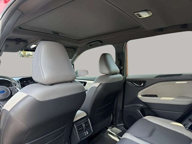 Pre-Owned 2025 Subaru Forester Limited - photo - 4