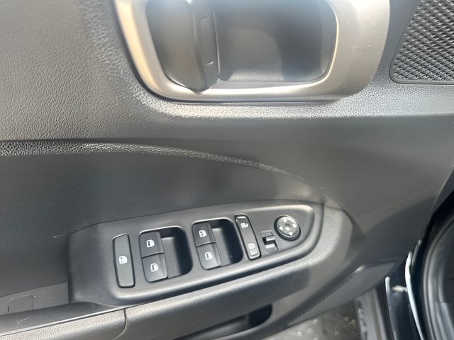 Pre-Owned 2023 Hyundai Venue SEL - photo - 5