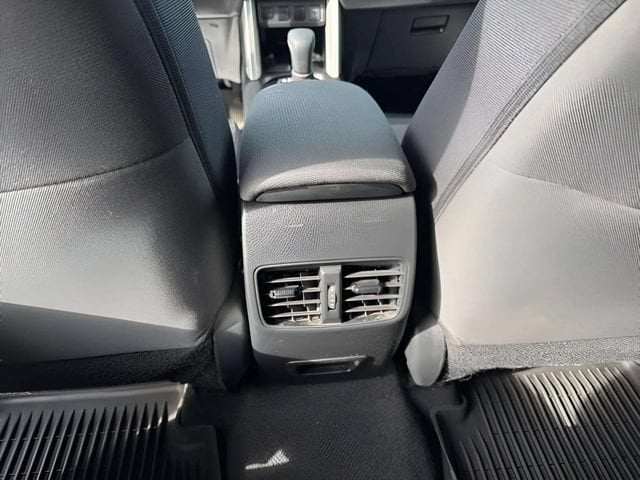 Pre-Owned 2024 Toyota Corolla Cross Hybrid XSE - photo - 23