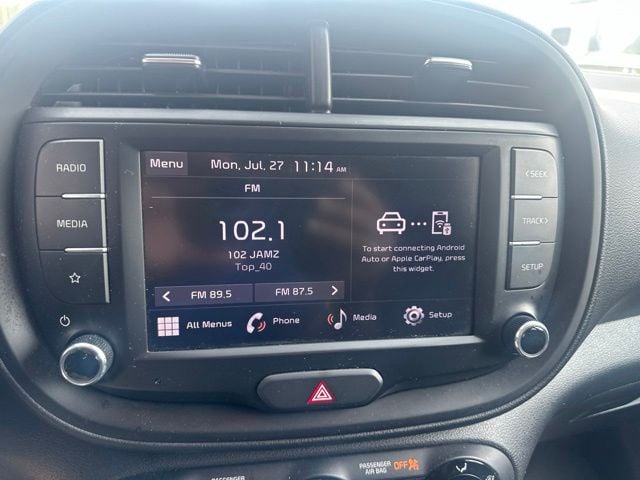 Pre-Owned 2024 Kia Soul LX - photo - 11