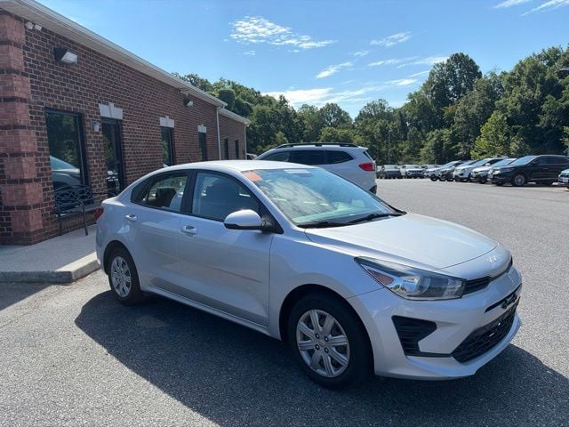 Pre-Owned 2022 Kia Rio LX - photo - 1
