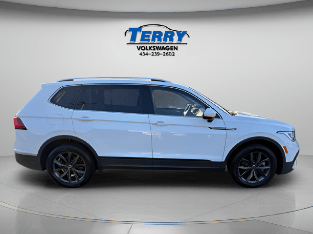 Pre-Owned 2022 Volkswagen Tiguan 2.0T SE - photo - 0