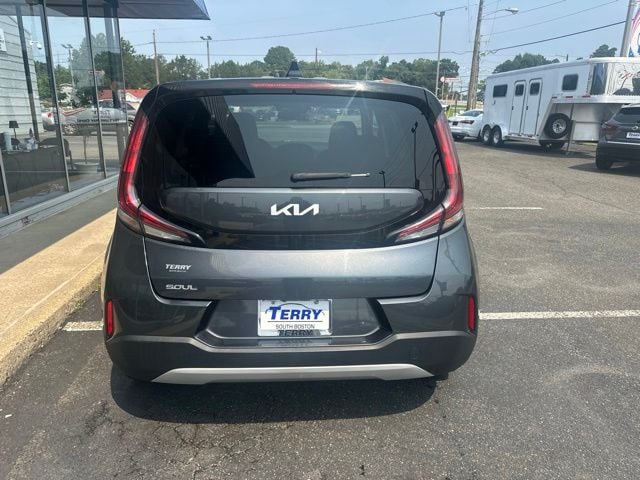Pre-Owned 2024 Kia Soul LX - photo - 3