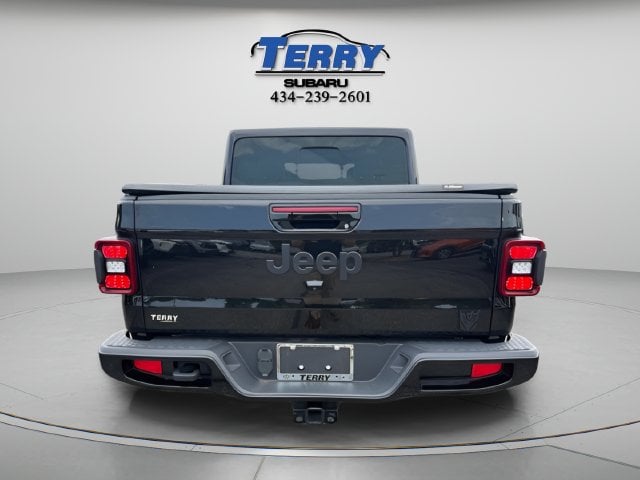 Pre-Owned 2022 Jeep Gladiator Overland - photo - 3