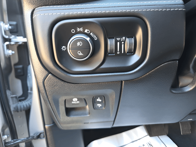 Pre-Owned 2022 Ram 1500 Limited - photo - 12
