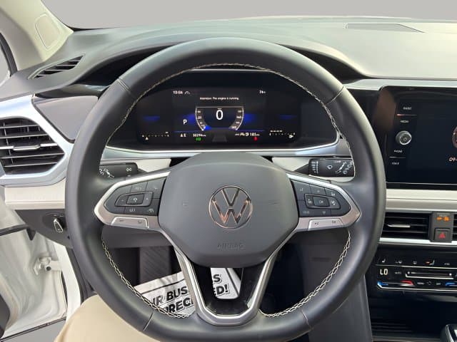 Pre-Owned 2025 Volkswagen Taos 1.5T SE - photo - 9