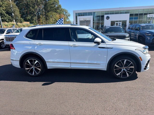 Pre-Owned 2022 Volkswagen Tiguan 2.0T SEL R-Line - photo - 0
