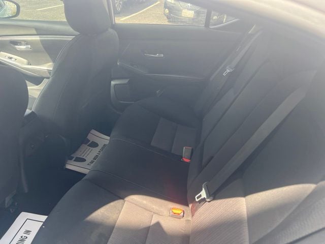 Pre-Owned 2022 Nissan Sentra SV - photo - 7