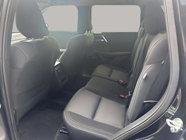 Pre-Owned 2025 Mitsubishi Outlander ES - photo - 13