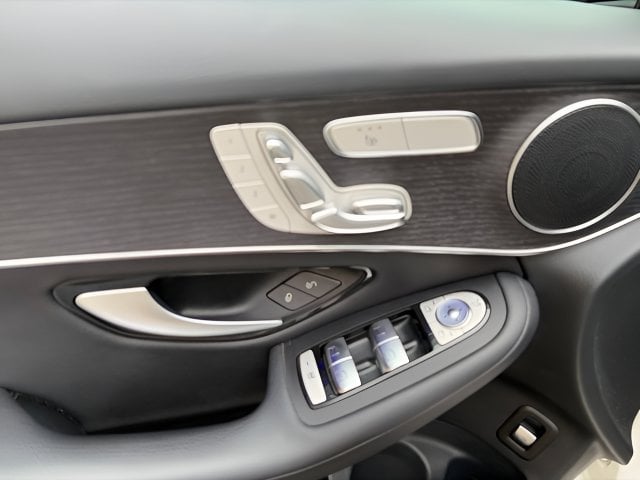 Pre-Owned 2022 Mercedes-Benz GLC GLC 300 - photo - 8