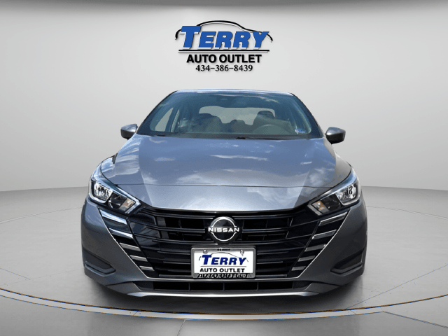 Pre-Owned 2023 Nissan Versa 1.6 SV - photo - 1