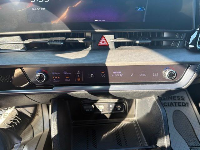 Pre-Owned 2023 Kia Sportage X-Line - photo - 17