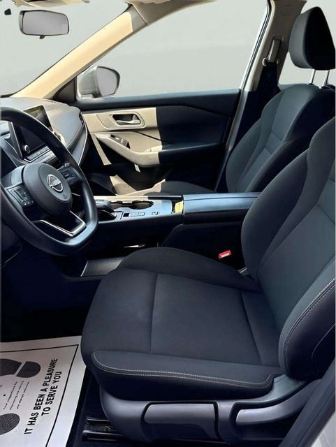 Pre-Owned 2024 Nissan Rogue S - photo - 7