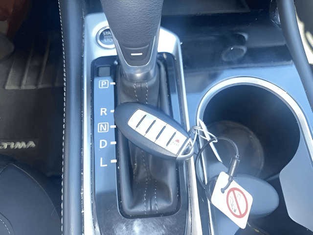 Pre-Owned 2023 Nissan Altima 2.5 SV - photo - 14