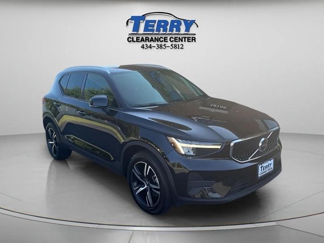 Pre-Owned 2023 Volvo XC40 B4 Core - photo - 1