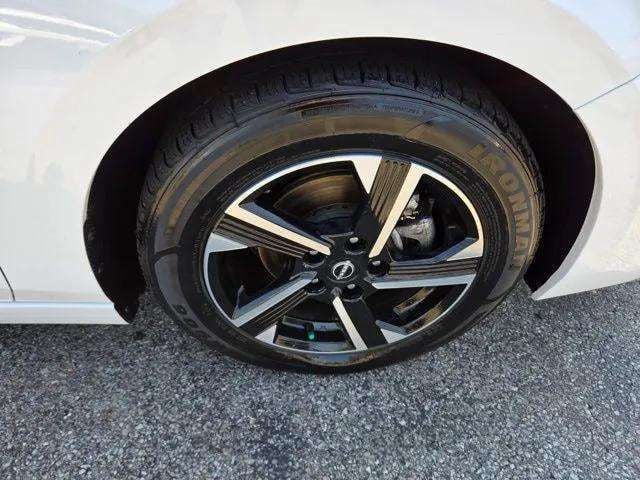 Pre-Owned 2024 Nissan Sentra SV - photo - 11