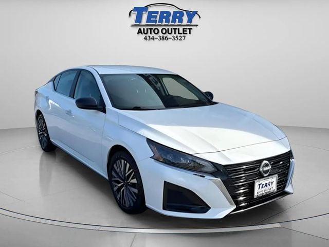 Pre-Owned 2025 Nissan Altima 2.5 SV - photo - 1