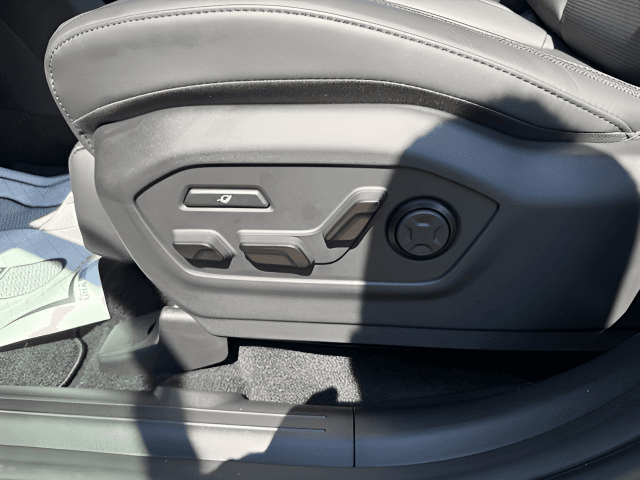 Pre-Owned 2026 Hyundai Santa Fe Hybrid Calligraphy - photo - 14