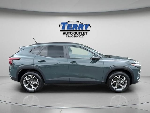 Pre-Owned 2025 Chevrolet Trax LT - photo - 0