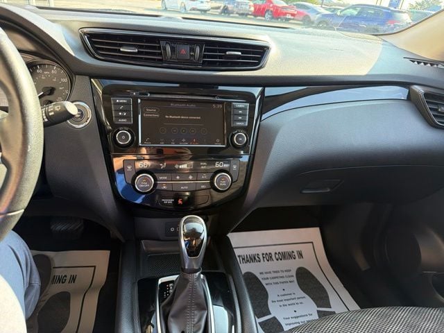 Pre-Owned 2021 Nissan Rogue Sport SV - photo - 10
