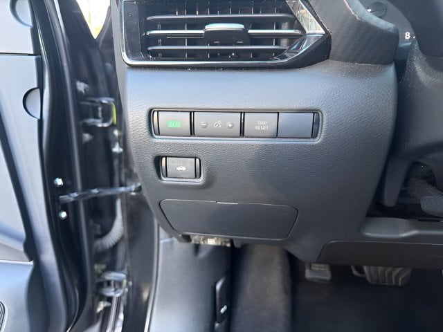 Pre-Owned 2020 Nissan Sentra SV - photo - 8