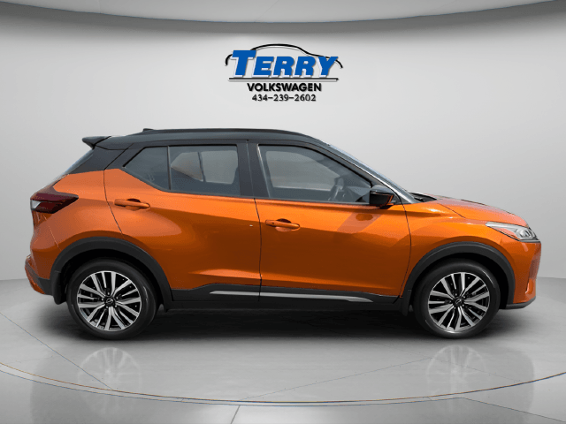 Pre-Owned 2023 Nissan Kicks SR - photo - 0