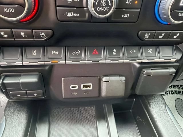 Pre-Owned 2023 Chevrolet Silverado 2500HD High Country - photo - 4