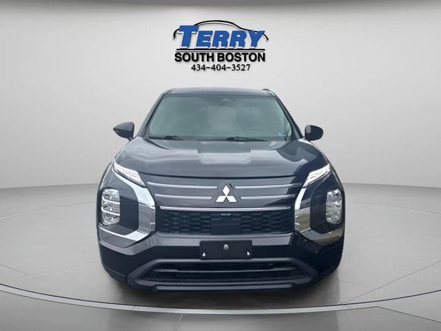 Pre-Owned 2025 Mitsubishi Outlander ES - photo - 1