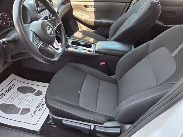 Pre-Owned 2024 Nissan Sentra SV - photo - 9