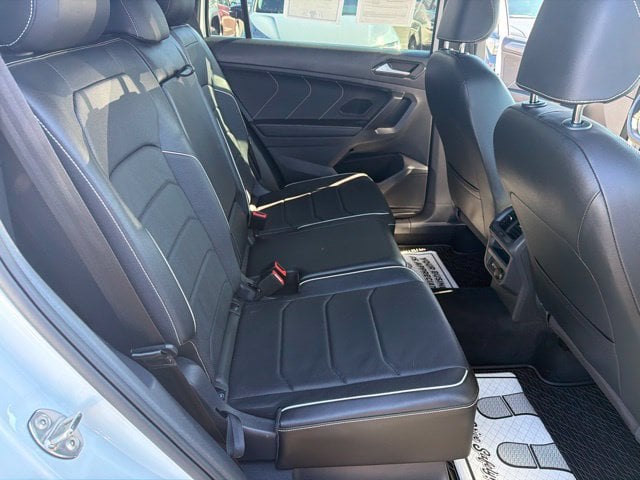 Pre-Owned 2022 Volkswagen Tiguan 2.0T SEL R-Line - photo - 26