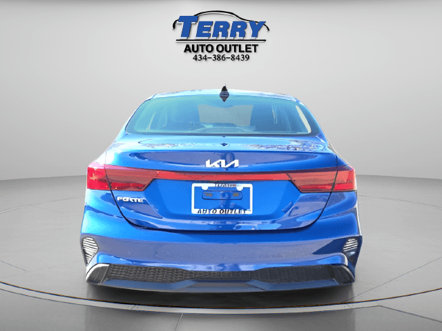 Pre-Owned 2022 Kia Forte LXS - photo - 4