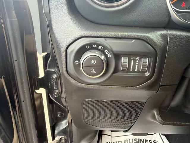 Pre-Owned 2022 Jeep Gladiator Overland - photo - 14