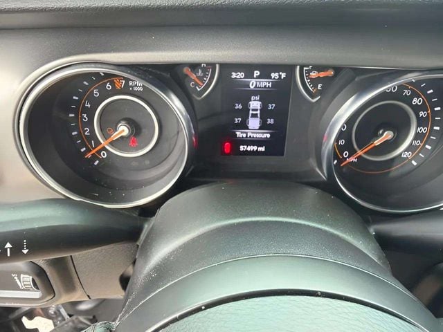 Pre-Owned 2023 Jeep Gladiator Sport S - photo - 6