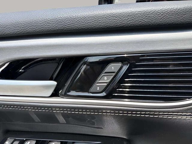 Pre-Owned 2025 Jeep Wagoneer Series III - photo - 6