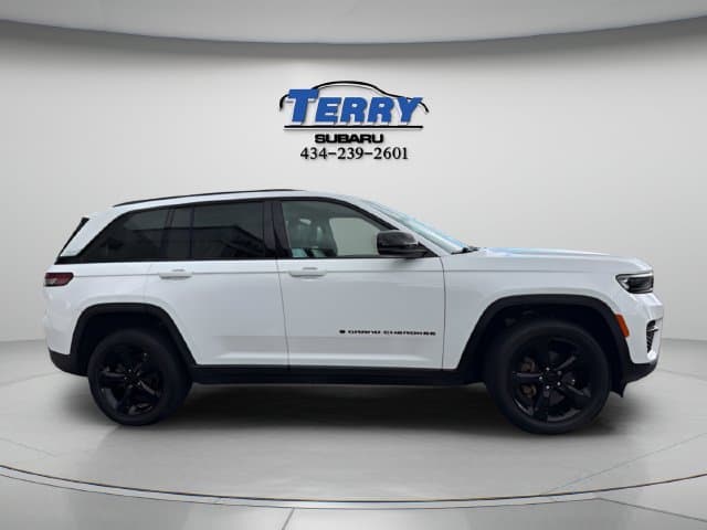 Pre-Owned 2023 Jeep Grand Cherokee Altitude X - photo - 0